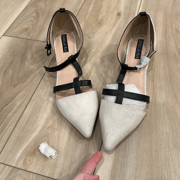 New Women’s Izabella Rue Brand Size 11 Short Ankle Buckle Heels Black Tan NWOT - Picture 7 of 7